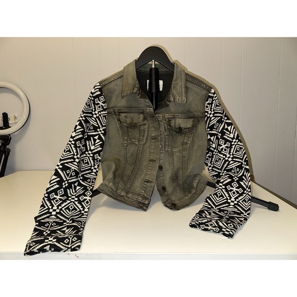 Jessica Simpson Jackets & Blazers - Jessica Simpson Jean Jacket Size Large Aztec Print Sleeves Green Sunwashed Denim